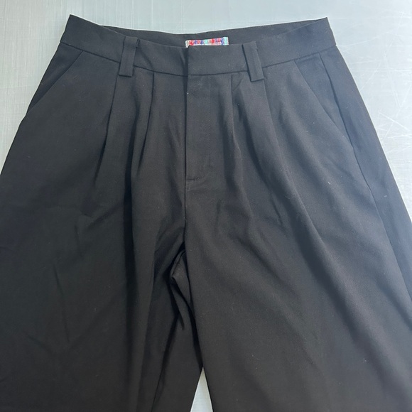 New Urban Outfitters Black Pleated front Pants - Picture 4 of 5